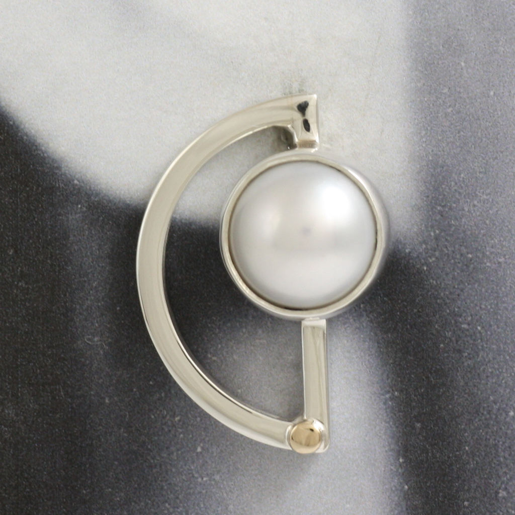 Silver, Gold and White Pearl D Shaped Earrings