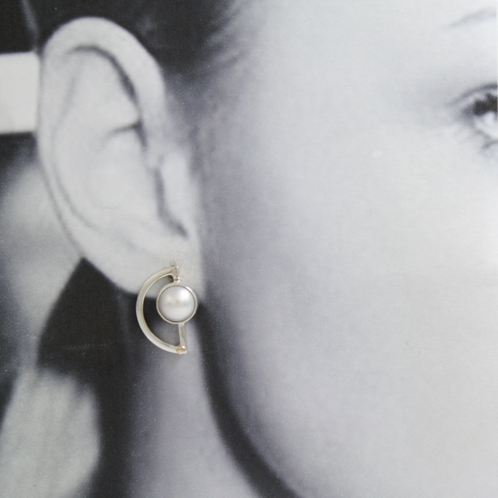 Silver, Gold and White Pearl D Shaped Earrings